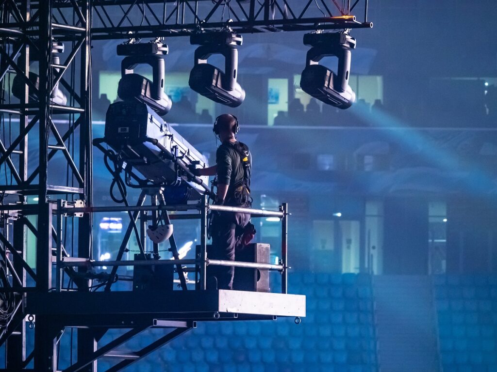 Technicien lumière sur un événement